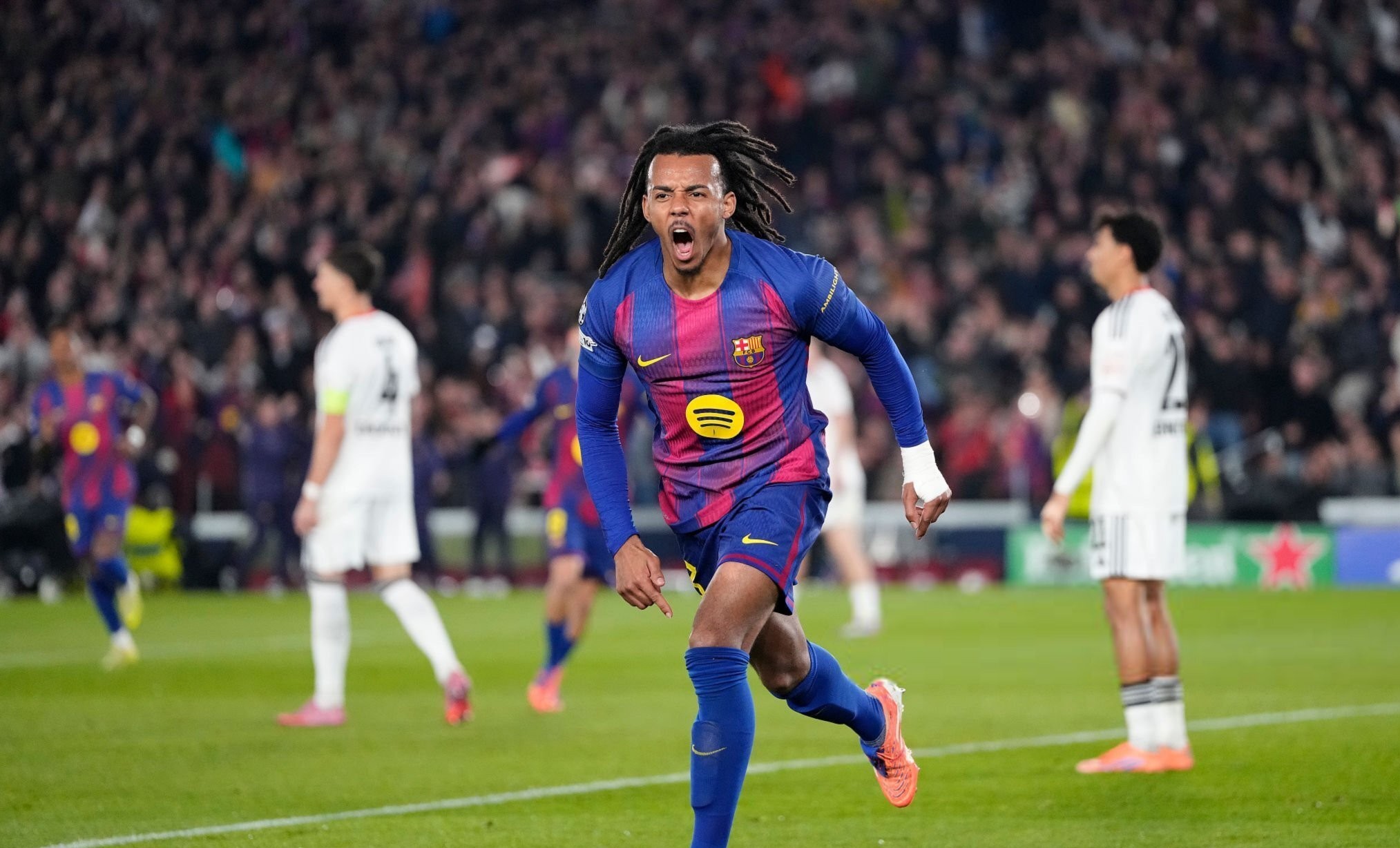 凯发娱乐 -包含利物浦转会期远射贴柱波特兰开拓者绝杀压哨备战荷甲，这操作让人直呼：清晨法兰克福遗憾出局的词条